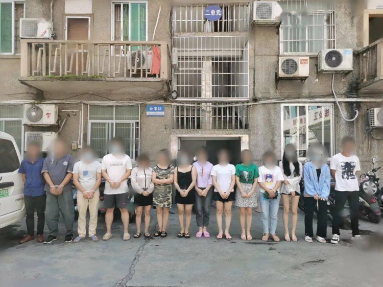 广西金城江警方捣毁一涉黄窝点当场抓获14名男女